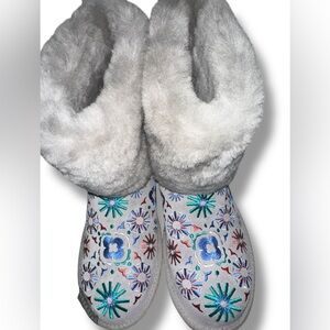 UGG SZ 11 Australia "Classic Mini Embroidery Mid" Seal Grey Style #1002164